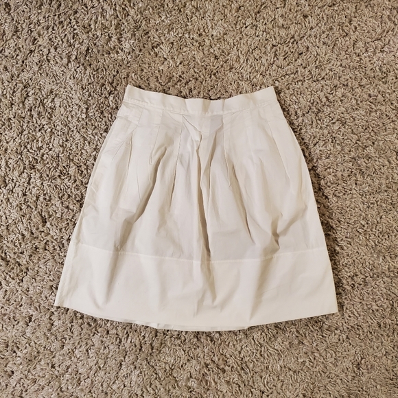 DKNY | Crisp Pleated Cotton  White High Waist Unlined Mini Skirt (Size 10) - Picture 11 of 13